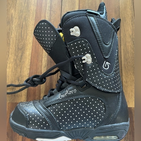 Burton Shoes - Burton Lodi snowboarding boots polka dot black and white